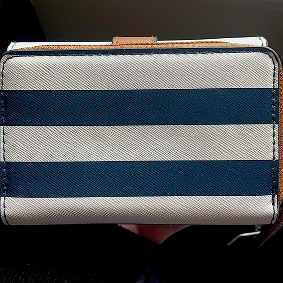 Wallet - Picture 2 of 5